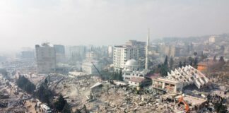 Turquía advierte del riesgo de tsunami tras nuevo sismo de magnitud 6,4