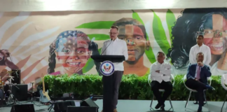 Encargado de embajada de EEUU pide a RD hacer más contra corruptos