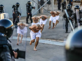 El Gobierno de El Salvador traslada a 2.000 pandilleros a nueva prisión