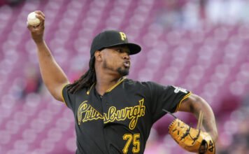 Luis Ortiz entra por Jarlin García; Gregory Soto para la segunda ronda