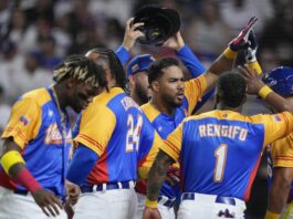 Venezuela vence a RD por primera vez en el Clásico Mundial de Béisbol