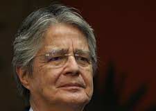 Presidente de Ecuador hospitalizado por una infección en las vías urinarias