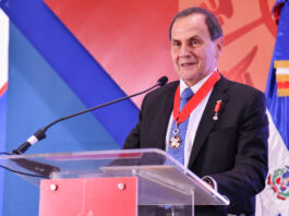 Gobierno Dominicano condecora con la Orden Heráldica de Cristóbal Colón al doctor Guillermo Enrique Umpierrez