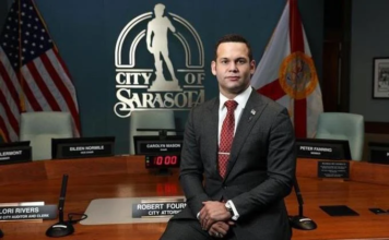 Un dominicano es el comisionado de Sarasota