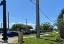 Conductores en FL hacen largas filas para obtener al menos un galón de gasolina