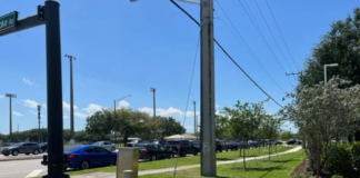 Conductores en FL hacen largas filas para obtener al menos un galón de gasolina