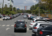 Demanda de parqueos continúa sobrepasando disponibilidad en puntos del Distrito Nacional
