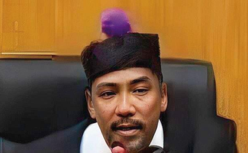 Por “recibir dinero” y por ausencias en sus funciones, destituyen a dos jueces