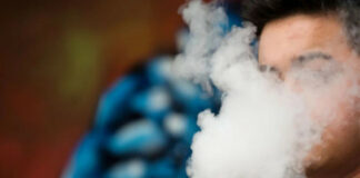 Los cigarrillos electrónicos irrumpen como nueva amenaza en escuelas públicas