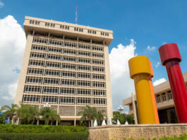 Gobernador Banco Central anuncia inflación entraría dentro del rango meta de 4 % ± 1 % al cierre de mayo