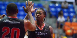 Leones apabullan a los Metros