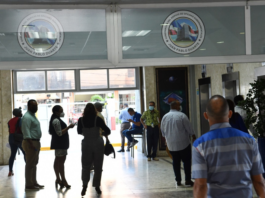 Presionar a empleados públicos, un vicio recurrente en los gobiernos