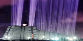 Alcalde Manuel Jiménez enciende el nuevo sistema de luces del Faro a Colón