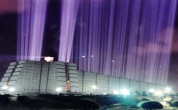 Alcalde Manuel Jiménez enciende el nuevo sistema de luces del Faro a Colón