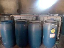 Desmantelan laboratorio bebidas alcohólicas adulteradas en Boca Chica