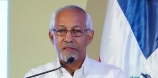 Minerd promete subsanar errores en libros de texto