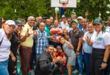 Alcalde Carlos Guzmán entrega 3 canchas deportivas en Los Multis Viejos de Los Guaricanos