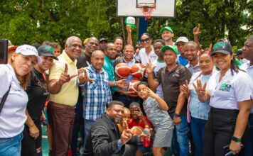 Alcalde Carlos Guzmán entrega 3 canchas deportivas en Los Multis Viejos de Los Guaricanos
