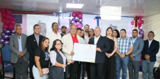 Reconocen al periodista José Luis Paulino Reyes en Moca