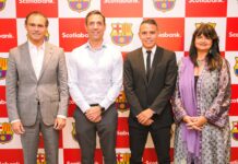 Javier Saviola visita el proyecto del FC Barcelona en Santo Domingo