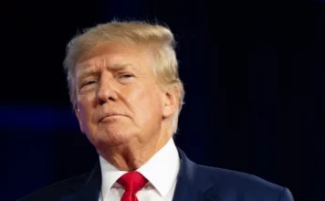 Trump insiste en que seguirá su campaña electoral aunque sea condenado