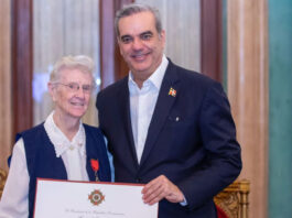 Presidente Abinader condecora misioneras canadienses con la Orden Heráldica de Cristóbal Colón y la Orden del Mérito de Duarte, Sánchez y Mella