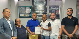 Senador Franklin Romero dispone entrega de fondos para torneo de baloncesto de SFM