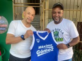 Club Máximo Gómez agradece a Félix Polanco uniforme para Torneo U14