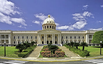 Poder Ejecutivo emite decreto 365-23 que declara de alta prioridad nacional el sector educativo de nivel preuniversitario