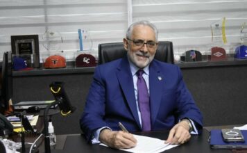 Vitelio Mejía repite como presidente de la LIDOM
