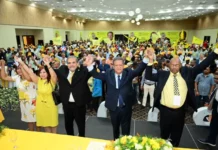 Leonel Fernández es proclamado candidato presidencial del partido de Wessin