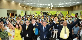 Leonel Fernández es proclamado candidato presidencial del partido de Wessin