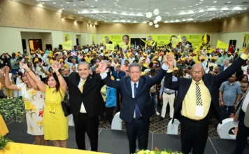 Leonel Fernández es proclamado candidato presidencial del partido de Wessin