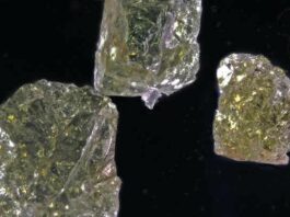 Trinitita: la extraña gema creada por la primera explosión nuclear de la historia