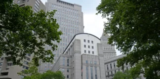 Un profesor es acusado de atraer mujeres a Nueva York y violarlas