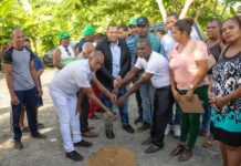 Alcalde Carlos Guzmán deja iniciados trabajos de construcción de aceras, contenes, badenes y bacheos de calles