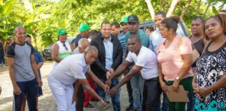 Alcalde Carlos Guzmán deja iniciados trabajos de construcción de aceras, contenes, badenes y bacheos de calles