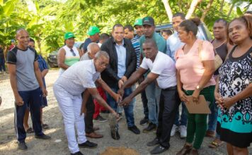 Alcalde Carlos Guzmán deja iniciados trabajos de construcción de aceras, contenes, badenes y bacheos de calles