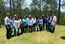 Ministro de Medio Ambiente visita a la familia De Moya Loveras en San José de las Matas