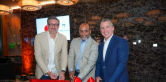 Hoyo 20 llega a Acrópolis Business Mall