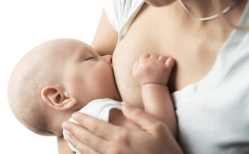 Lactancia materna: ¿Duermen mejor los bebés que toman el pecho o los de biberón?