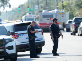 Un hombre mata a tres personas y se suicida en un tiroteo por motivos raciales en Florida