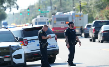 Un hombre mata a tres personas y se suicida en un tiroteo por motivos raciales en Florida
