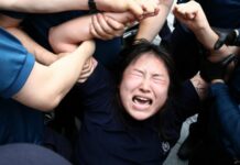 China toma represalias contra Japón por el vertido en el océano de las aguas residuales de la planta nuclear de Fukushima