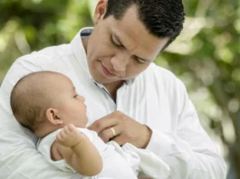 Aprueban modificar el Código de Trabajo para otorgar 10 días de licencia por paternidad