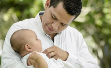 Aprueban modificar el Código de Trabajo para otorgar 10 días de licencia por paternidad