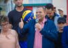 Alcalde Carlos Guzmán entrega vivienda en Los Guaricanos e inaugura cancha deportiva en el Primaveral de Villa Mella