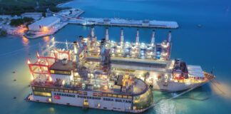 Medio Ambiente investiga derrame de combustible en la planta eléctrica que opera en una barcaza en Azua