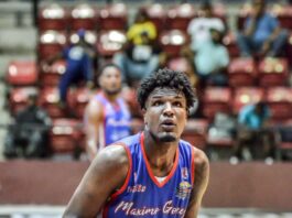 Máximo Gómez gana primer partido de la Final del basket superior de SFM