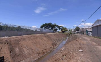 Más de dos mil toneladas de sedimentos han retirado en dos días de la toma de agua del canal La Vigía
